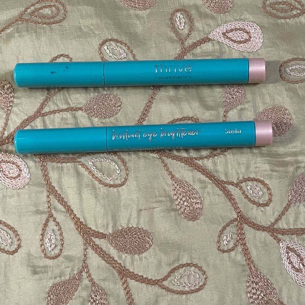 🚫🚫 SOLD 🚫🚫 💎💎Thrive Eyeshadow sticks- 2 💎💎